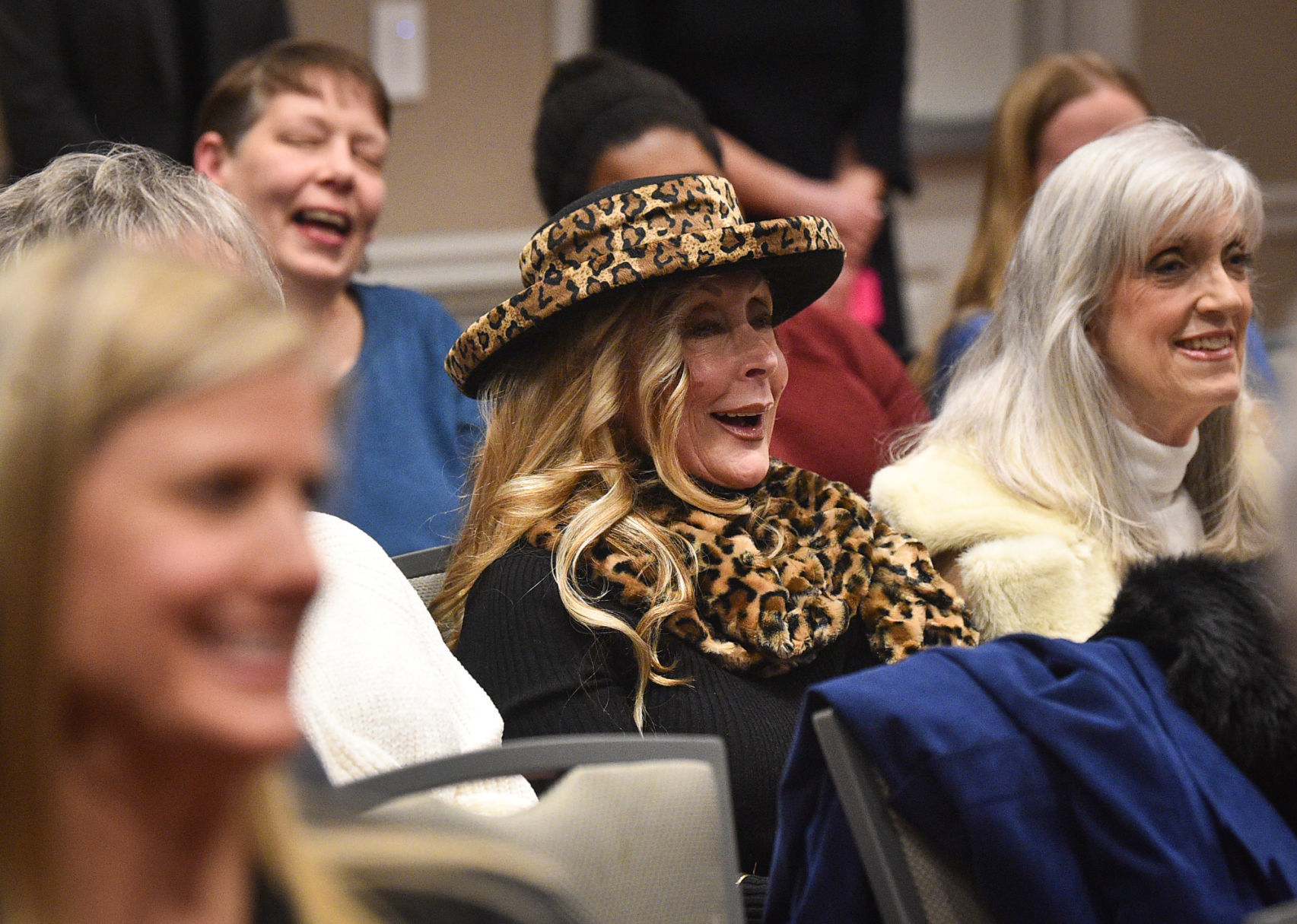 011820-qc-nws-womentrump-005.jpg
